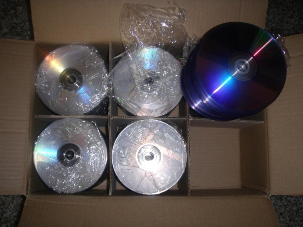 信息是怎样被刻进光盘的?在100倍显微镜下观察,多年疑惑解开了