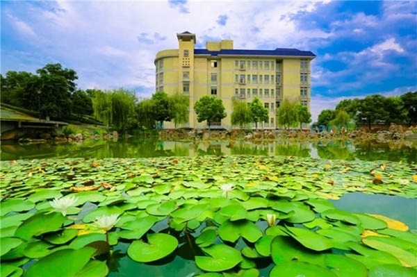 十堰改名最成功的大学入选省双一流不说名气也一路攀升