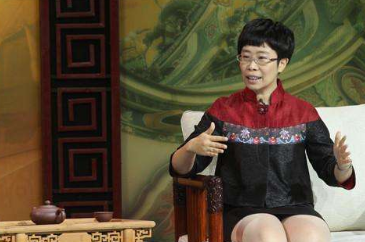 因《百家讲坛》走红的蒙曼,曾是父母的骄傲,如今却成为遗憾