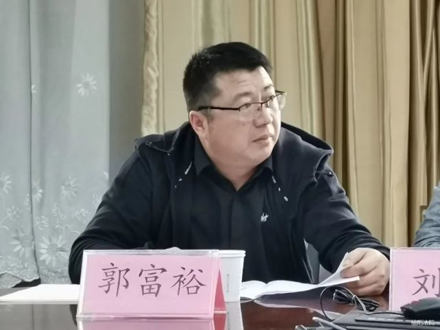会议由榆阳区法院党组成员,执行局局长李文庆主持.