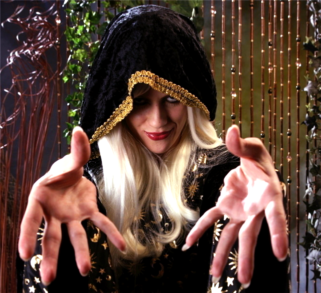 心理学:哪个女孩笑得最狡猾?1秒测出哪种男人会为你疯狂!