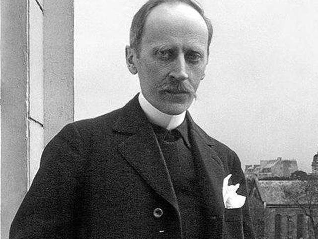 罗曼罗兰很深刻的语录,道尽了人生的艰苦与悲惨,发人深省!