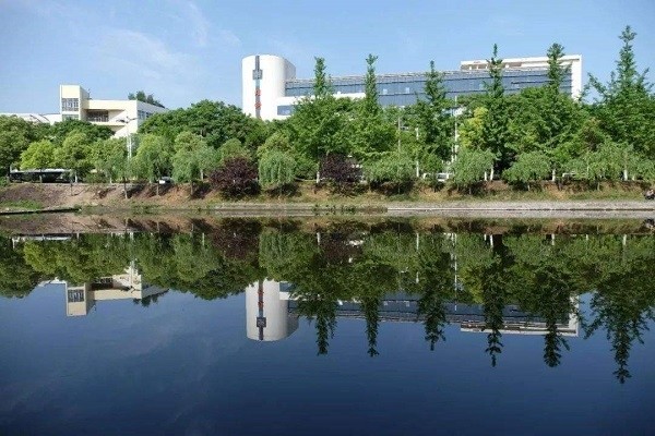 不想去武汉上学可考虑宜昌这所门面大学王牌专业不输211