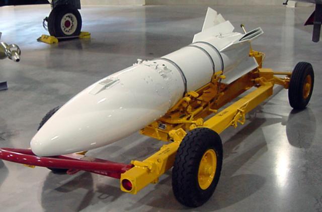 冷战铁幕下的疯狂装备一枚可摧毁方圆百米内的机群air2a核火箭弹