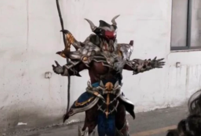 铠甲勇士的怪人皮套到底有多精致对比假面骑士猎铠实现逆袭