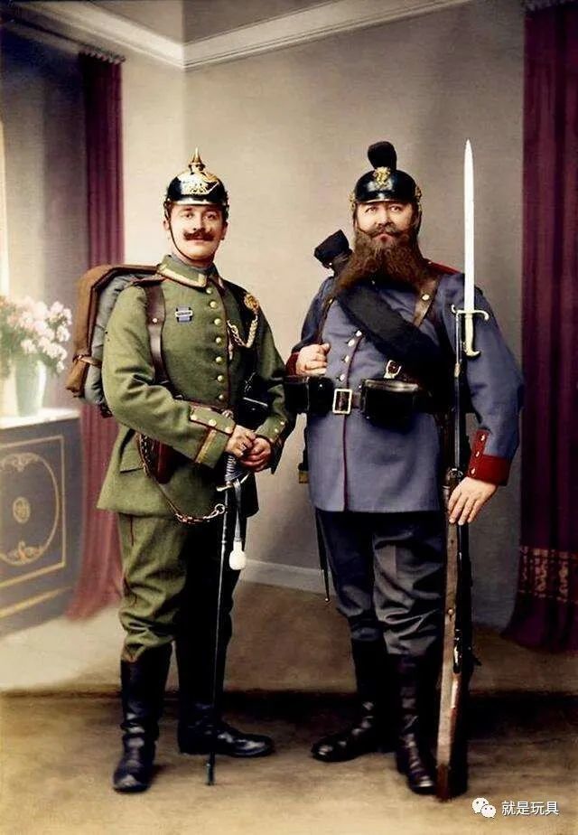 历史中普鲁士士兵的装扮和胡子造型这款狙击手韦伯的配件中有一根拐棍