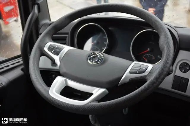 东风次旗舰重卡天龙kl到底怎么样?实拍560马力车型再带你好好看看