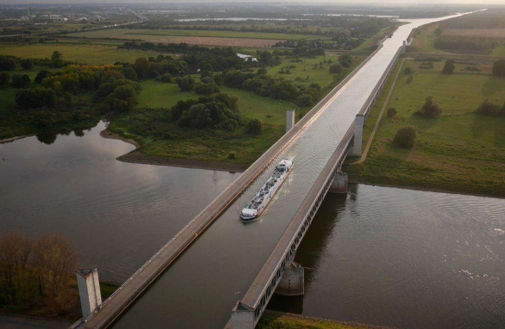 马格德堡水桥在德国就有一座名为马格德堡的水桥,不过德国人将其称为