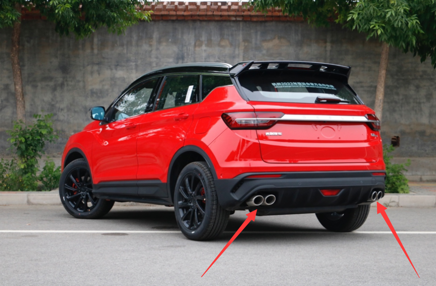 排气管比气缸数多,吉利新车黑尾翼红卡钳很威风!装给外人看?