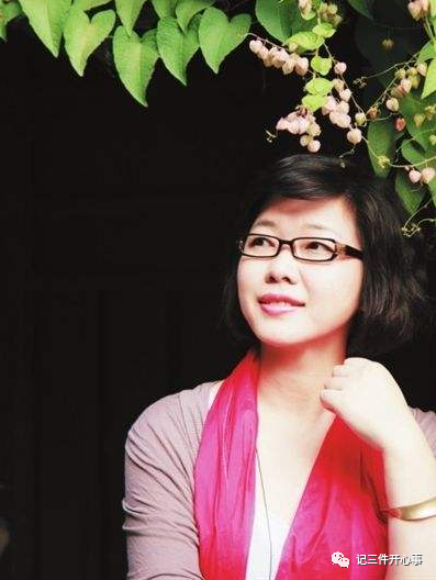 黄佟佟黄佟佟,资深媒体人,热爱美衣,瓷器与古董包,喜欢生命里的一切