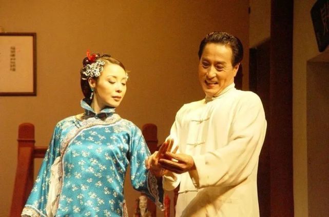 "贾志国"杨立新,与妻子结婚36年零绯闻,儿子是我们熟悉的他