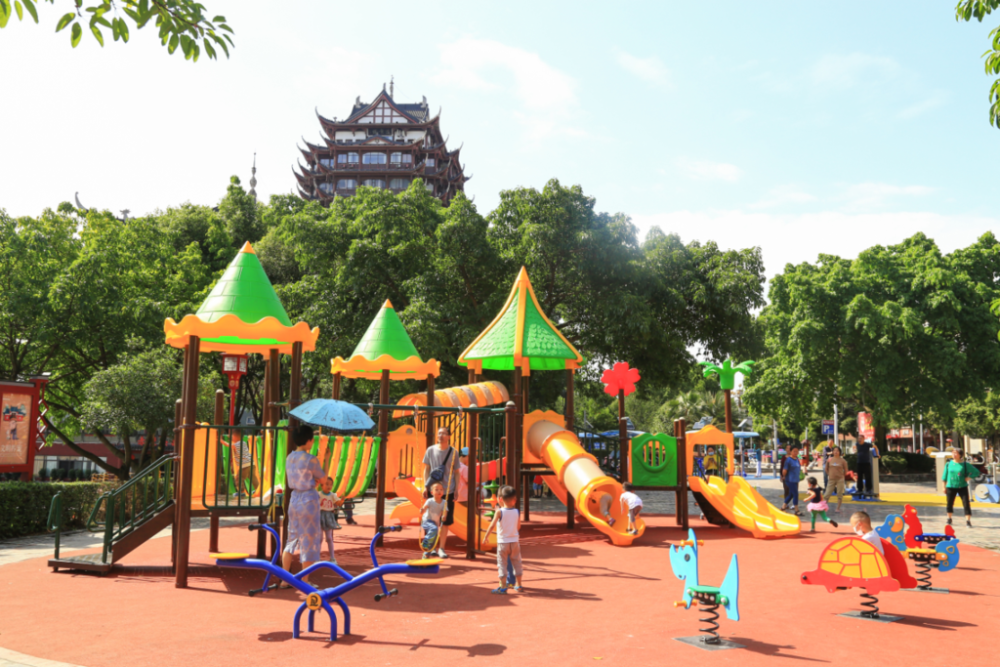 新晋打卡地眉山首批智能健身设施亮相东坡湖广场