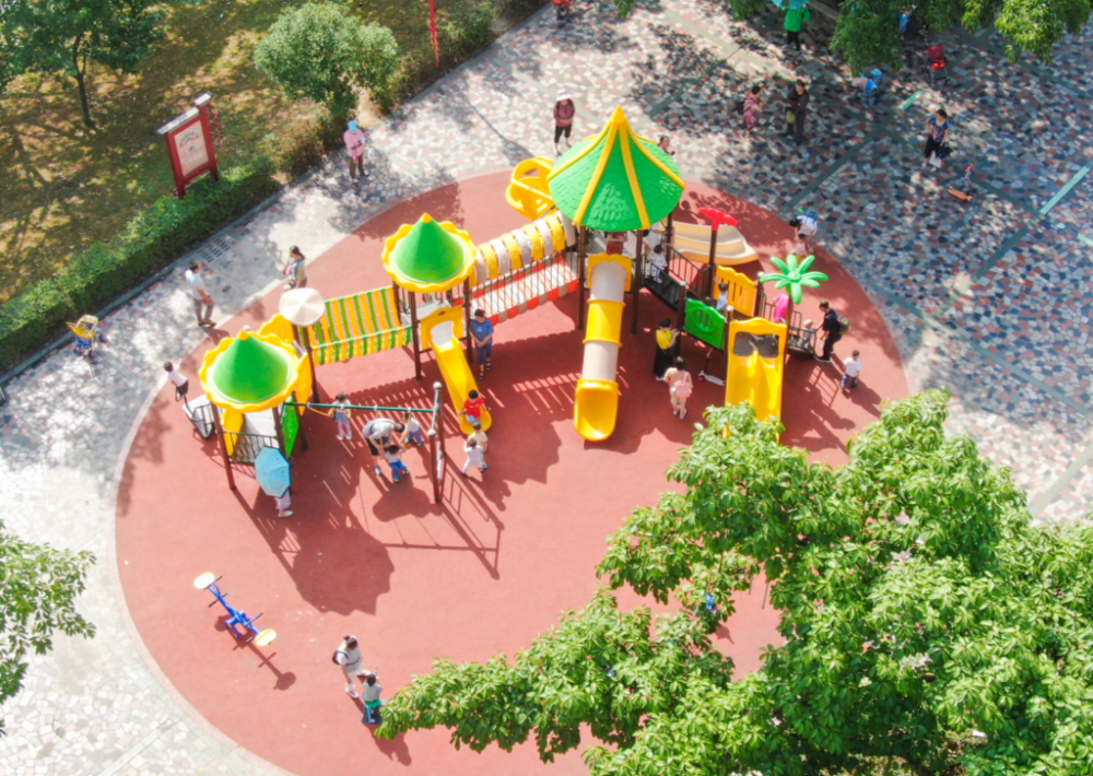 新晋打卡地眉山首批智能健身设施亮相东坡湖广场