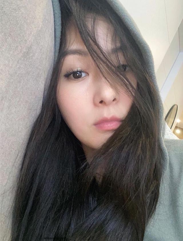 41岁孙芸芸再晒冻龄照!戴奢侈品时尚感满分,贵妇感连小s都嫉妒