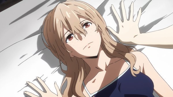 格莱普尼尔第6话先行红爱签订特别契约猫女进入修一的布偶中