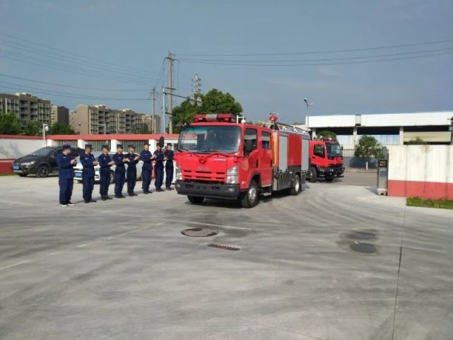 消防添新翼新车壮红门 岳池县 消防车 红门
