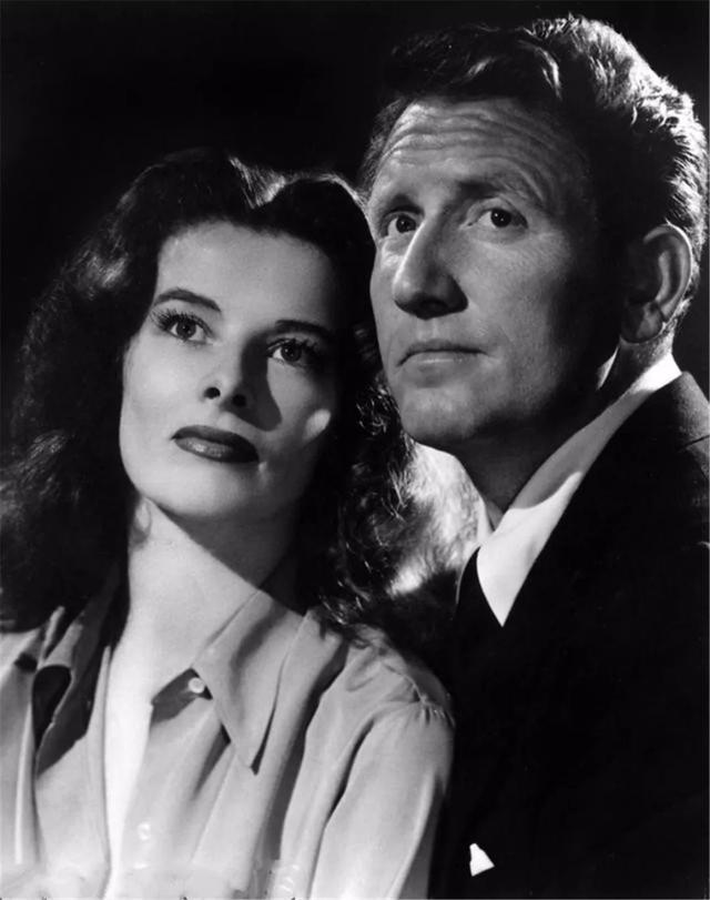 因为斯潘塞有家室,而在当时的西方社会中,作为教徒,宗教不允许喜欢