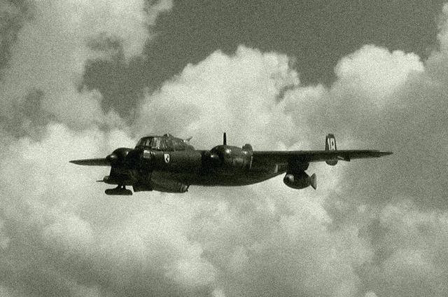 第三帝国的重锤,二战期间的双发重型轰炸机,do-217轰炸机发展史