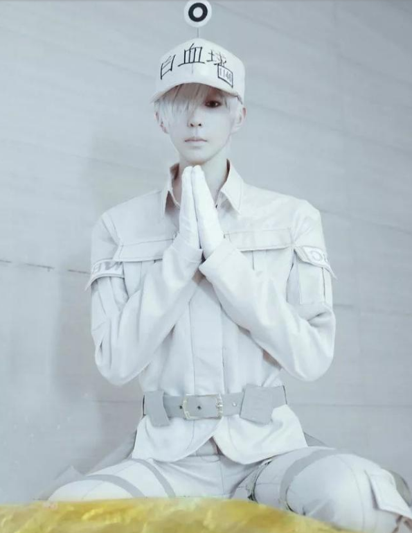 cos界男装大佬熊祁猛下血本cos白血球完美还原