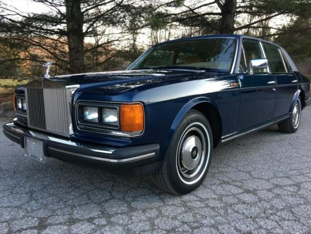 90年代李嘉诚的座驾,上班一辆,打高尔夫一辆,接待客户还有一辆