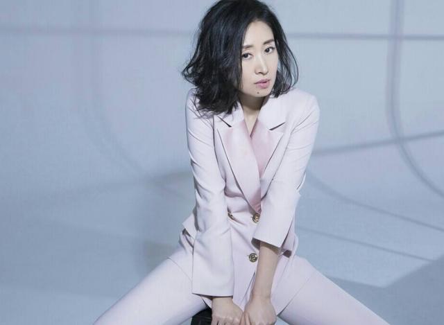 文小敏|编辑阿拉熊 近几年娱乐圈内选秀节目层出不穷,青春靓丽的