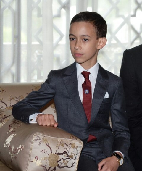 摩洛哥王子17岁曾是拒绝吻手礼的傲娇小王子如今长成翩翩少年