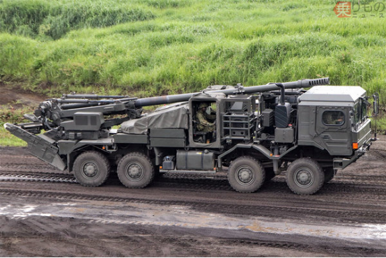 日本自卫队列装最新大口径车载榴弹炮强化提高战略机动作战能力