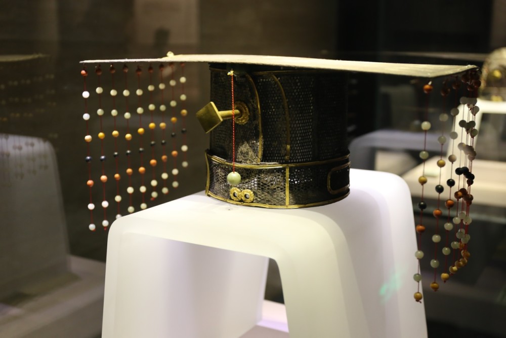 鲁荒王九旒冕传世唯一真品你以为亲王的帽子只是顶帽子吗