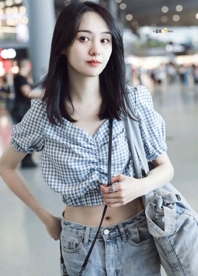 18岁的郑爽太清纯了吧,10年后只是少了一些稚嫩,颜值依然在线