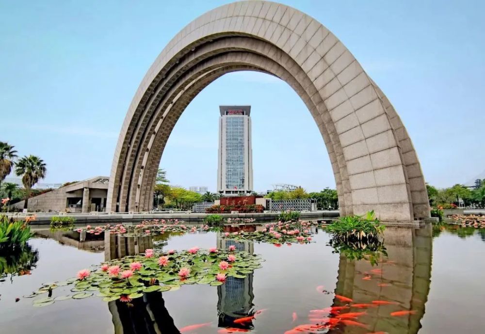 具体返校时间和要求由各学院(研究院)负责通知到每位学生.