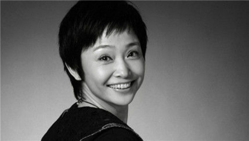 她是我国第一女保镖,身价上亿,多次保护重要级人物,至今依然单身|边梅