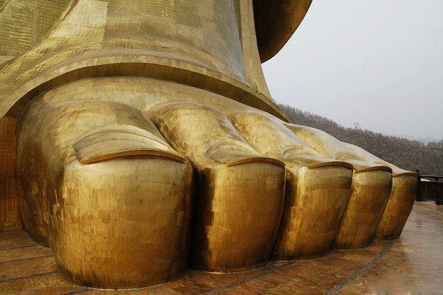 "不简单"这是对于尧山大佛的评价,也是名副其实的"平顶山七大奇迹"之