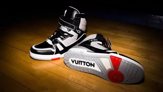 lv发光鞋正式推出限量三百双led效果土味十足