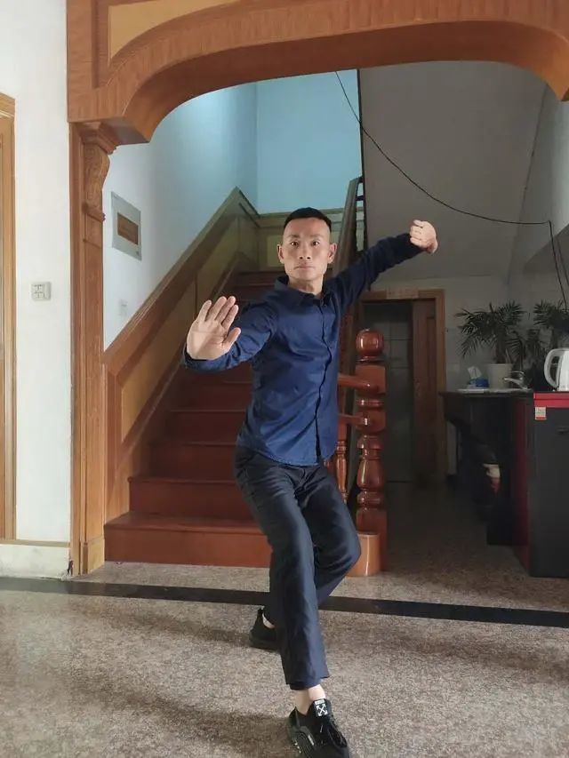 气功大师报名拳击航母百姓擂台叫板拳击手一战