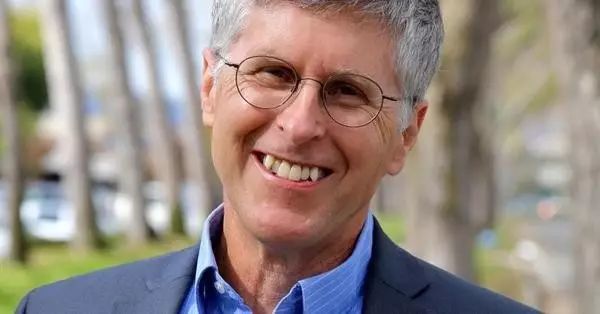 如果每个人都做出一点微小的改变, 也许这个世界, 就会变成另外一个