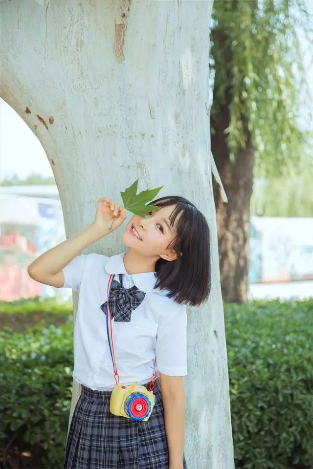摄影技巧:学会这8个拍照姿势,日常生活照怎么拍都好看