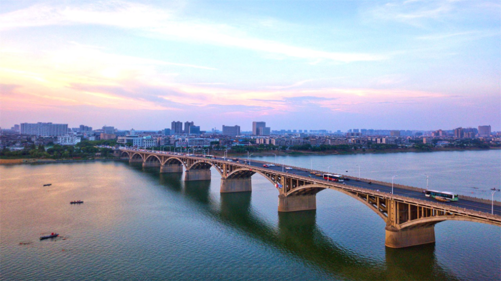 湖南2020各地级市存_湖南这座地级市有福了,被382亿元高铁项目选中,将实(2)