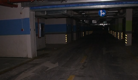 新买的车位没法使用 还要交管理费 业主懵了 物业这样回应 腾讯新闻