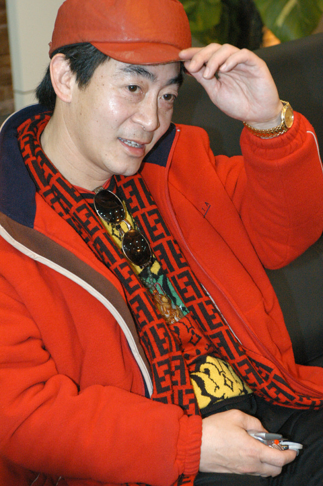 钱雁秋开撕曹荣:说我垃圾?他就是个流氓