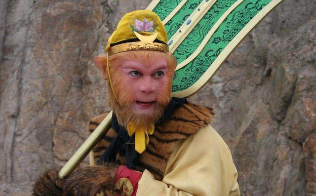 《西游记》中牛魔王被满天神佛围困,为何不用芭蕉扇将他们扇飞?