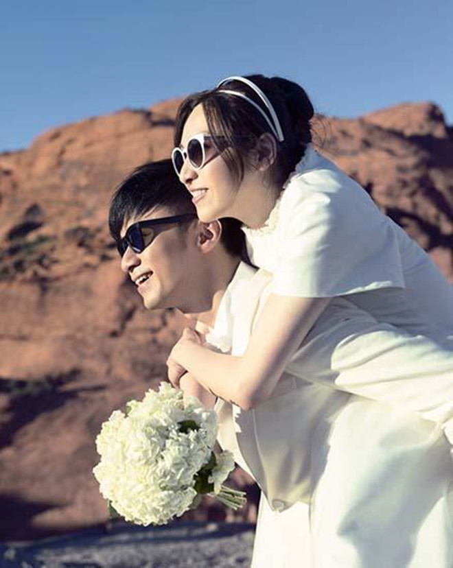 古巨基罕见晒一家三口照宝宝睡觉嘟小嘴与老婆亲吻儿子脸颊超幸福