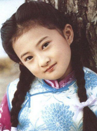 9岁出演小婉君成"国民闺女",深受琼瑶宠爱,如今40岁无人问津
