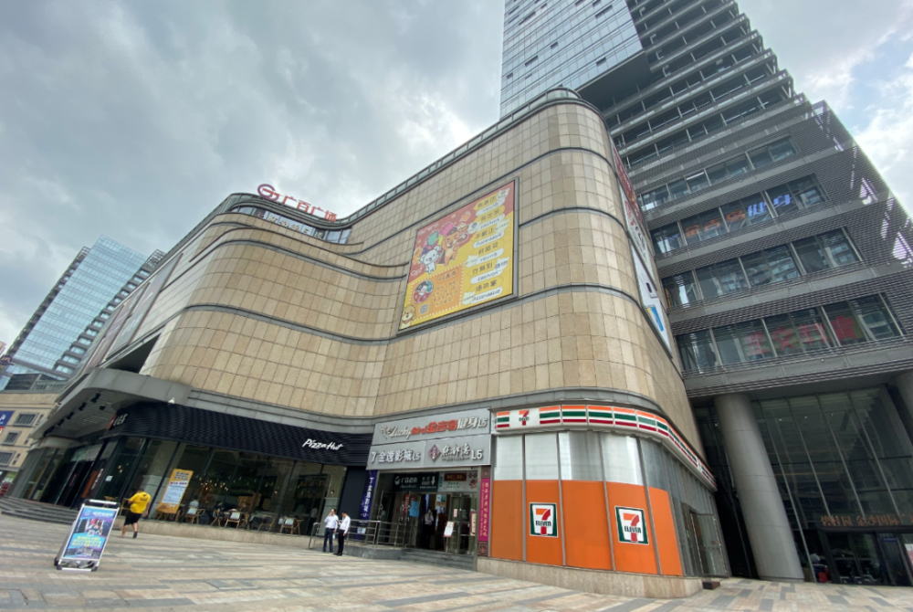 广百广场实景图据实地调查,各大商业体已有不少知名品牌入驻,能覆盖