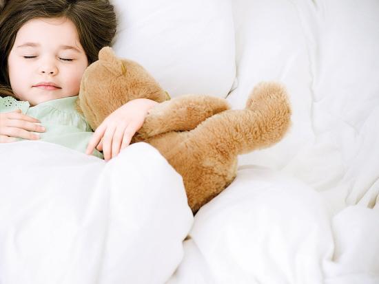 孩子睡眠直接影响到生长发育,养成良好睡眠习惯,须做到以下5点