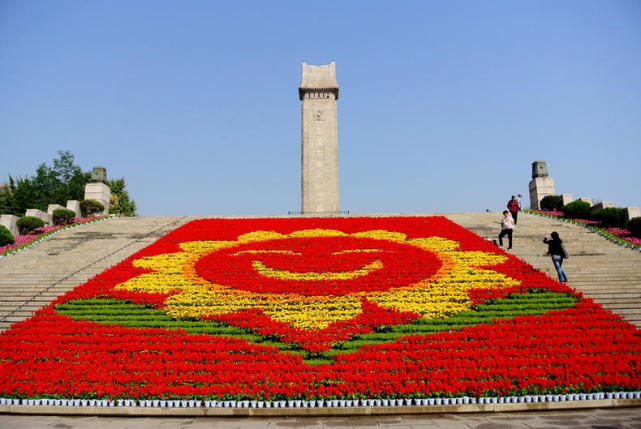 云光法师讲经落花的雨花台 三千年来文人骚客题咏不断 雨花石 文天祥 云光法师 雨花台 南京 雨花
