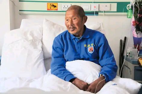 他14岁被抓去当壮丁,因承诺照顾长官妻儿,余生66年未婚