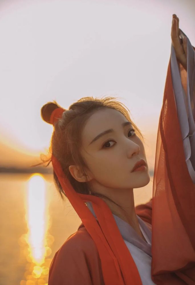 专访《致我们甜甜的小美满》安泳畅:破浪女孩的ab面_腾讯新闻