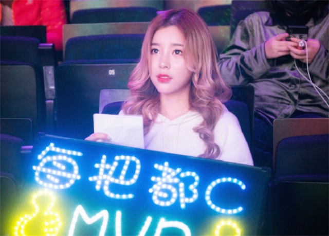 lol电竞比分网｜金咕咕背后的生活是什么样的？糖小幽爆料他吃饭时经常夸LPL