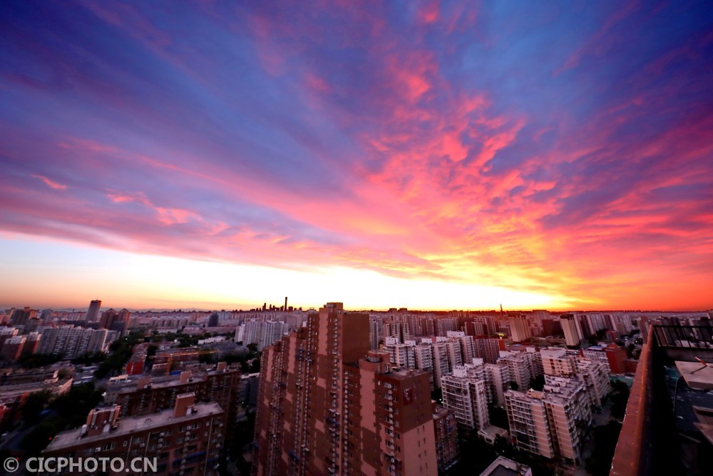 北京天空现绚丽朝霞
