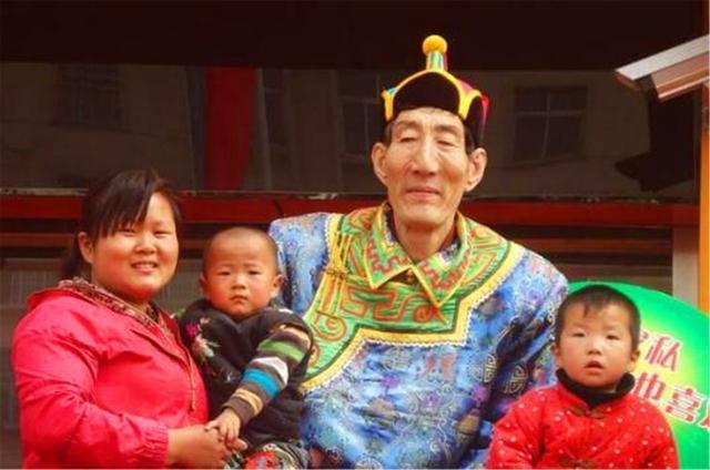 鲍喜顺身高2.36米,不听医生建议生子,还想要二胎,现状如何?